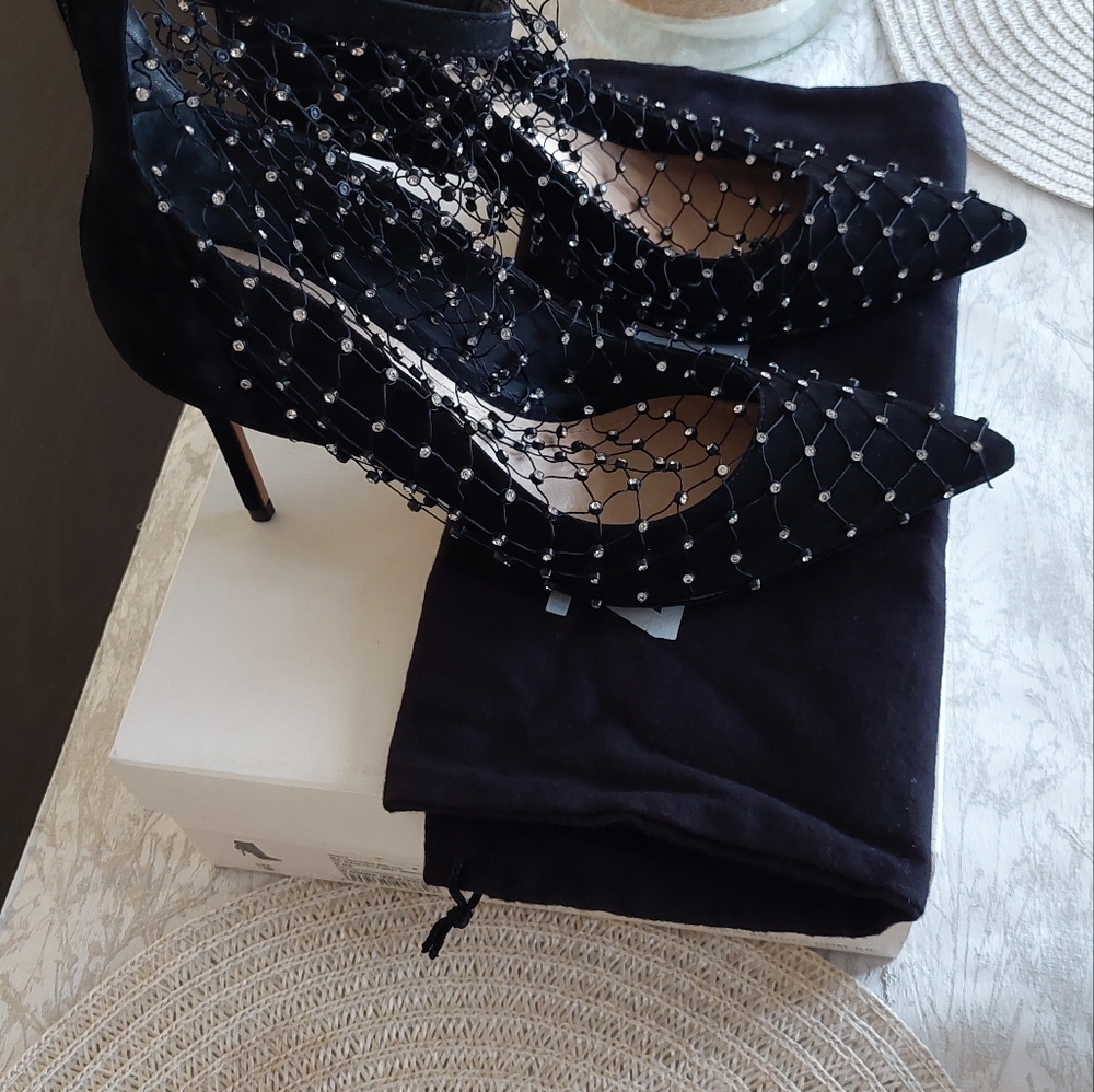 Shoes - Picture 5 of 6